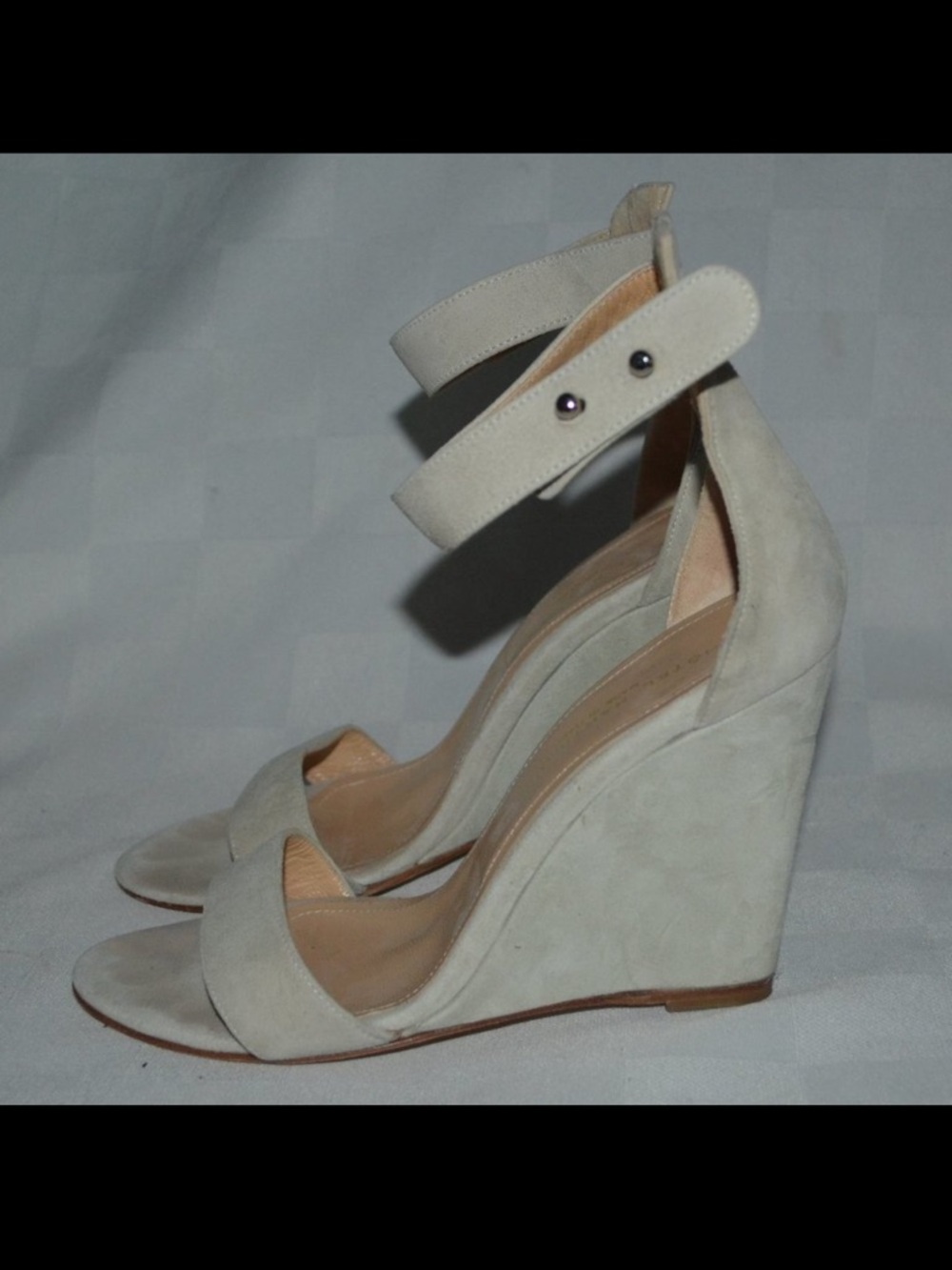 37.5 7 Hotel Particulier Beige Suede Wedges